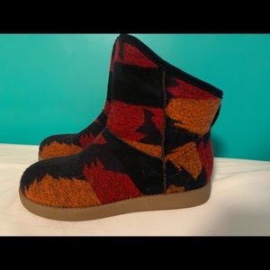 Indigo Rd FALL BOOTIES SIZE 7 women